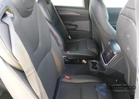 2024 Tesla Model X Long Range z USA, uszkodzony, nr VIN 7SAXCBE58RF448784